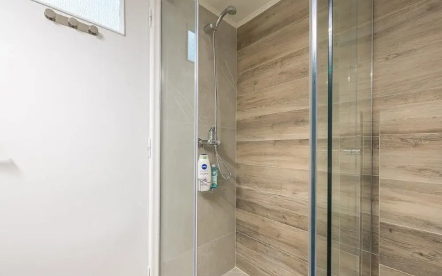 Athens Bright Suite by Cloudkeys