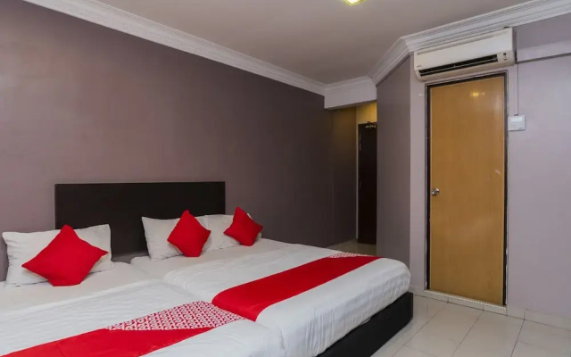 Golden Horse Hotel by OYO Rooms