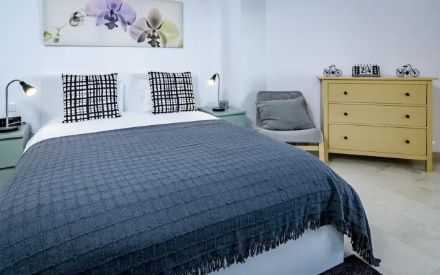 LL - 1 bedroom apt close to Laguna Village