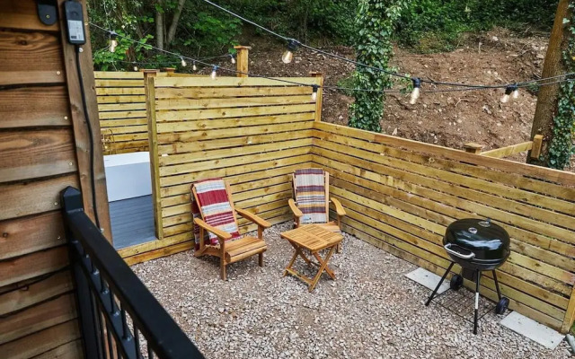 Wildwood Quarry Cabin - Pet Friendly - Sleeps 3/4