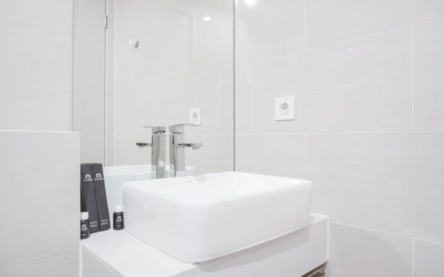 Nice And Strategic Studio At Daan Mogot City Apartment