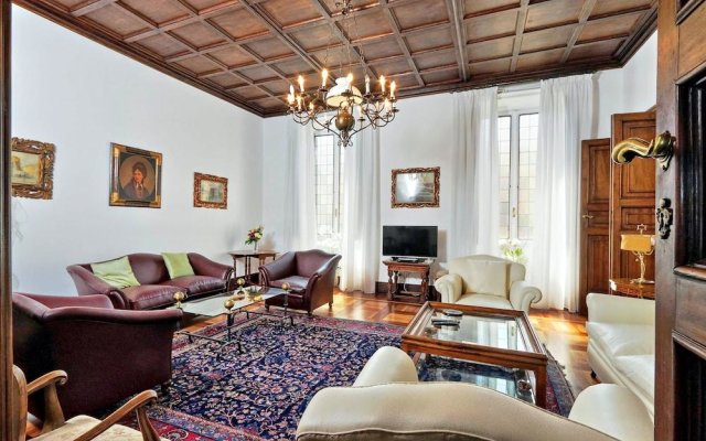 Prestigious Apartment Via Veneto