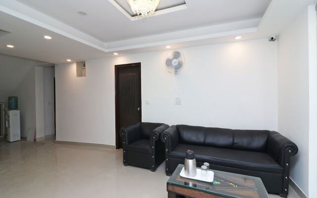 OYO 13658 Hotel Tanish Palace