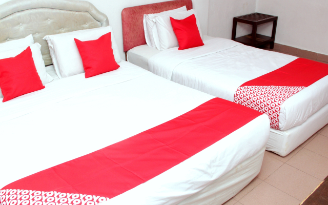 Super OYO 1173 Mandyrin Hotel