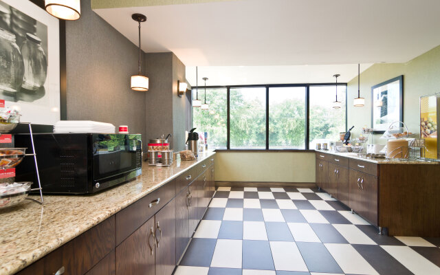 Hampton Inn New Philadelphia