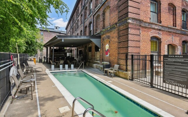 Charming Nashville Studio: 2 Mi to Downtown