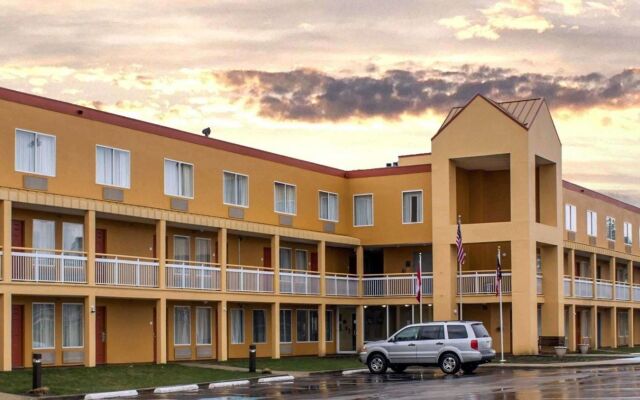 Copley Inn & Suites By OYO Akron OH