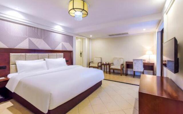 Borrman Hotel (Chongqing Qijiang East Station Shaxihe Park Store)