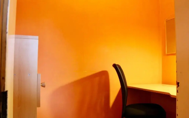 Traditional 2 Bedroom Apartment in Edinburgh