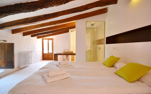 Villa in Buger With Pool and Scenic Views