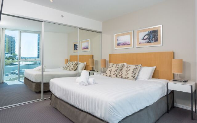 Holiday Holiday - H Residence Apartments