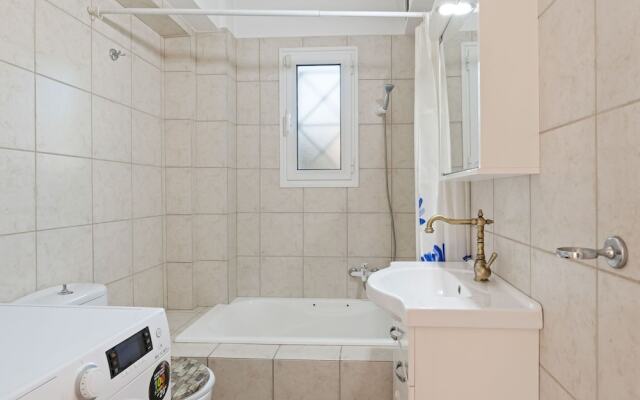 Enchanting Villa in Chalcis with Terrace
