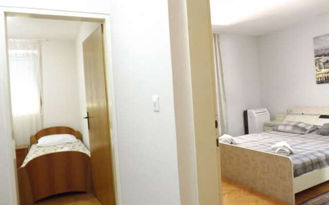 Three Bedroom Apartment With Garden