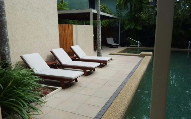 Nautilus Holiday Apartments