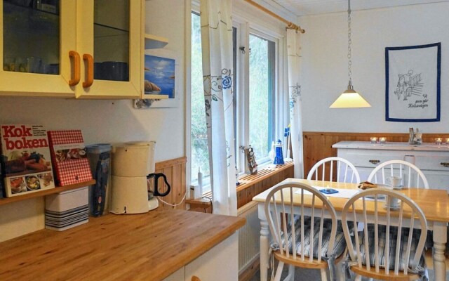 6 Person Holiday Home in Skärhamn