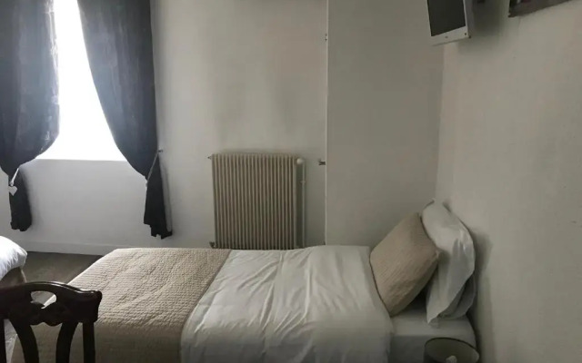 Logis Hôtel La Bastide d'Entraigues