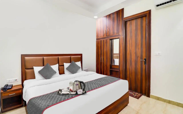 Collection O 701138 Hotel Golden Grand