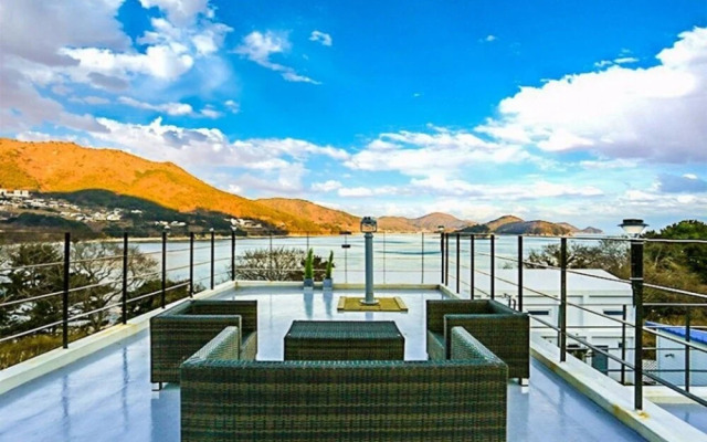 Geojedo Starmarine Pool Villa