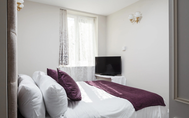 Pearl and Pebbles Hotel