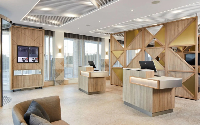 Courtyard by Marriott London City Airport