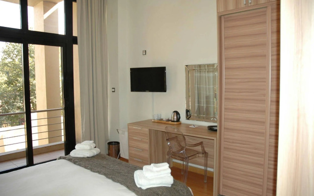 Roma Place