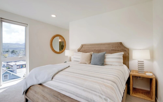 Seaside Vacation Rental w/ On-site Beach Access!