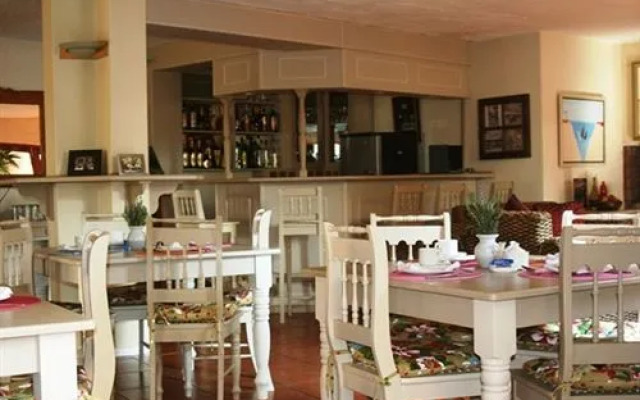 Edward Charles Manor