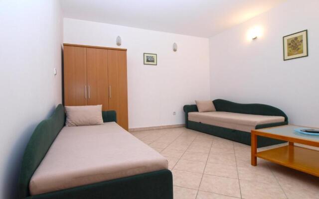 Apartment Alma 1600