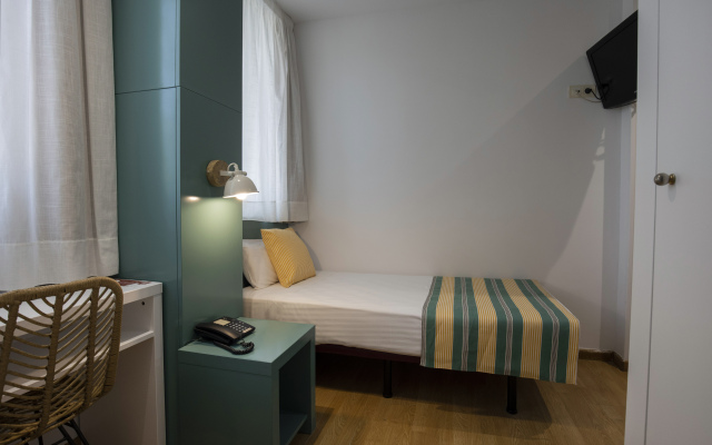 Yomo Hostal BCN Port