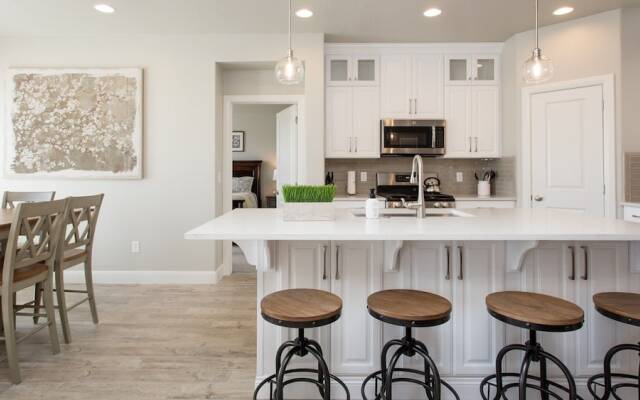 Vacation Home with easy access to bike and hiking trails by Redawning