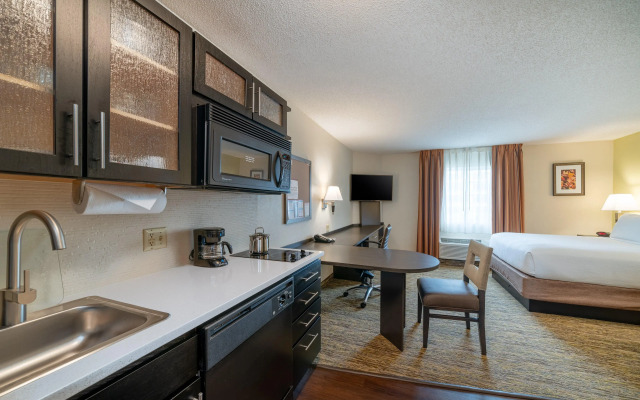 Candlewood Suites Herndon by IHG