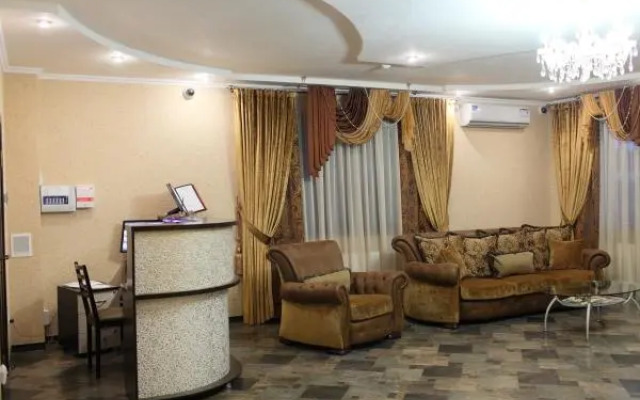Bon-Hotel