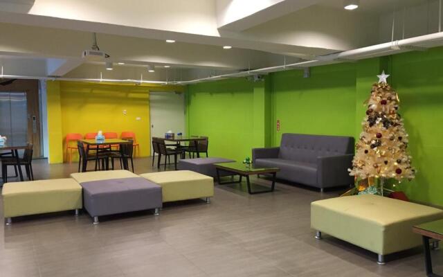 Travelers Plus - Hostel
