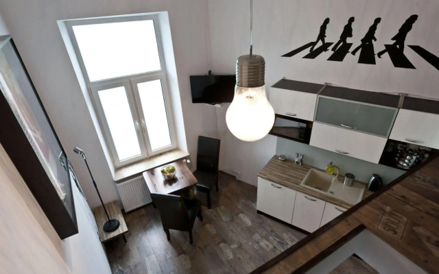 RockStar Apartments