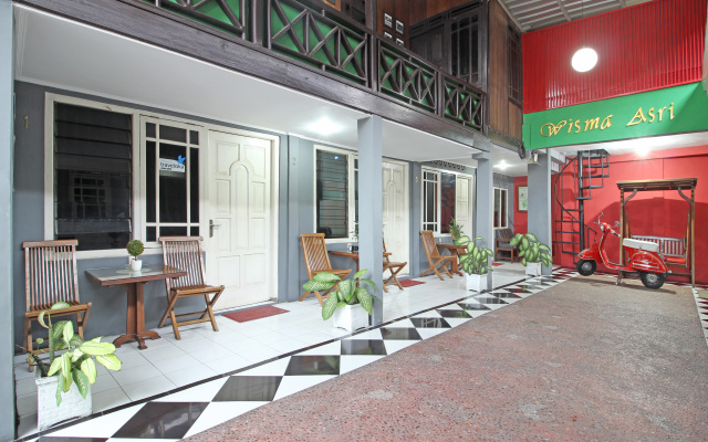 RedDoorz near Terminal Condong Catur