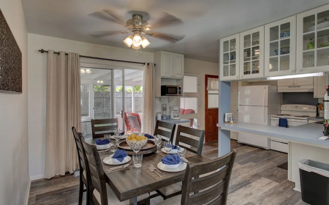 Hilo Hale Kaumana 3 Bedroom Home by RedAwning