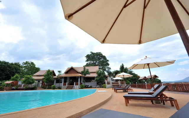 Arawan Riverside Hotel