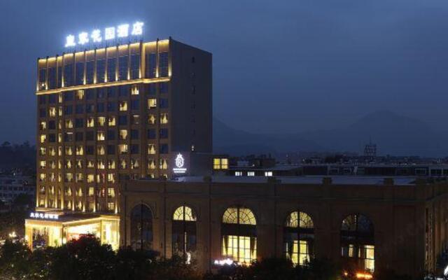 Royal Garden Hotel