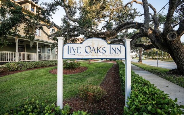 Live Oaks Inn
