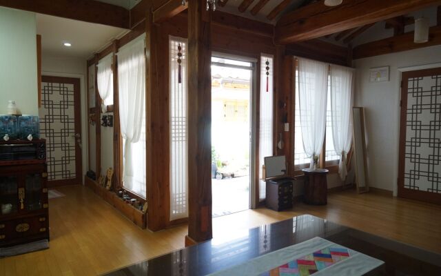 Dowonjeong Healing House