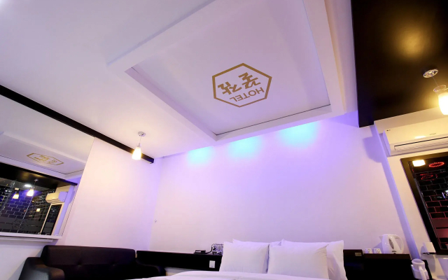 Cheongju Kkuljam PC Hotel