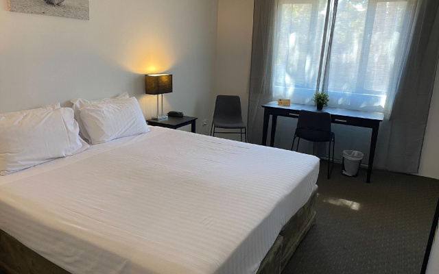 Joondalup City Hotel – Guest Rooms – Perth