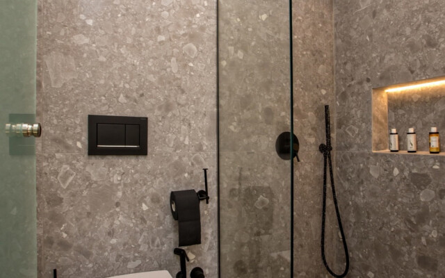 Levantes Luxury Suites I & II