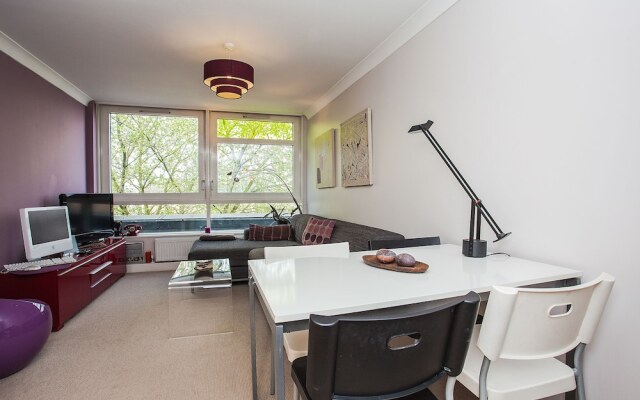 Modern 1 Bedroom Apartment in Peckham