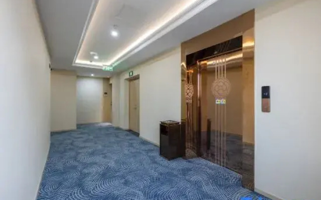 Pinghu Quanshu Smart Hotel
