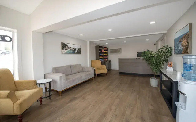 Coast Penticton Hotel