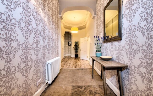 City Centre Georgian Maindoor 2bed/2bath Apartment
