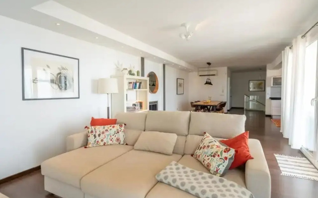 Spacious 3BR Villa with pool and views