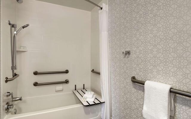 Hampton Inn & Suites Frederick-Fort Detrick