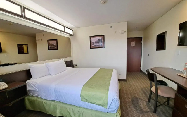 Microtel Inn & Suites by Wyndham Toluca